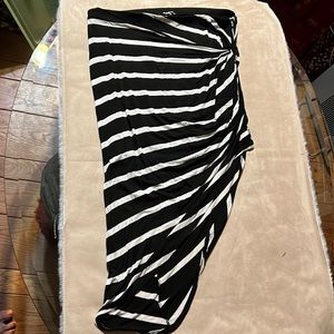 Used mini skirt w/ over layer to create asymmetrical skirt - 3X